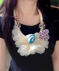 Kalung Raffless Creme